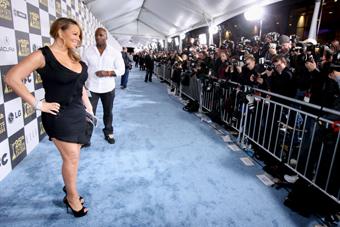 Mariah Carey hält die Meute im Zaum